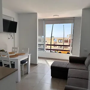 https://apartamento-playa-las-los-cristianos-tenerife.tenerifehoteles.net